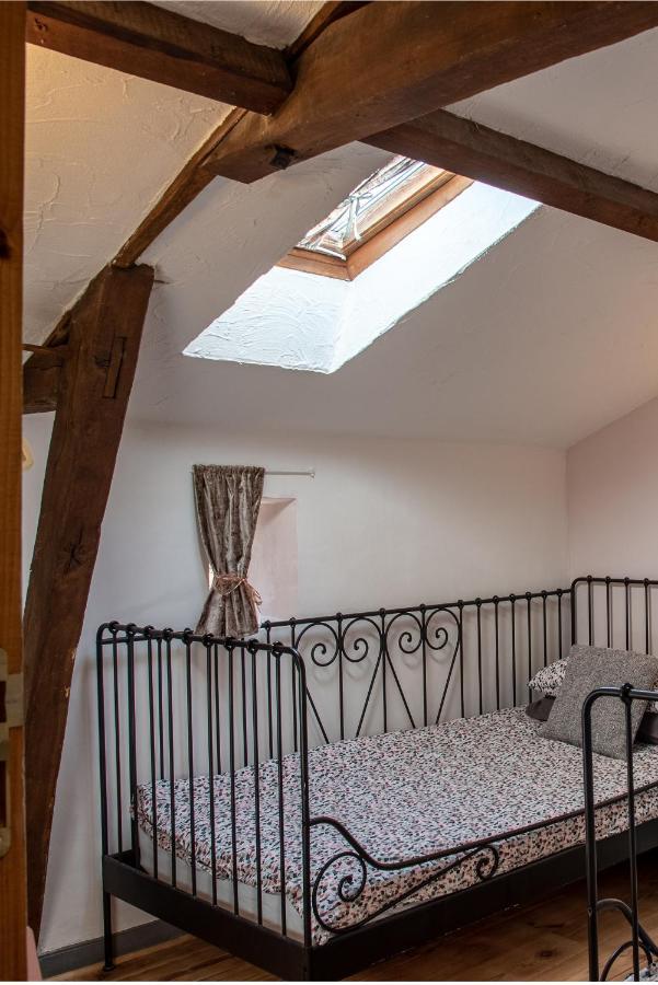 Lavender House - Traditional Stone House Oozing Charm And Character Cersay エクステリア 写真