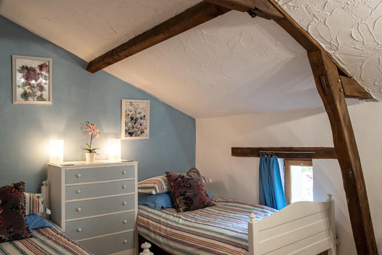 Lavender House - Traditional Stone House Oozing Charm And Character Cersay エクステリア 写真